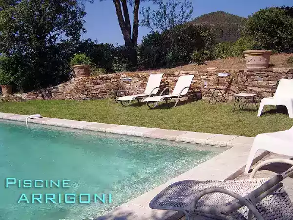 Piscina stile rustico